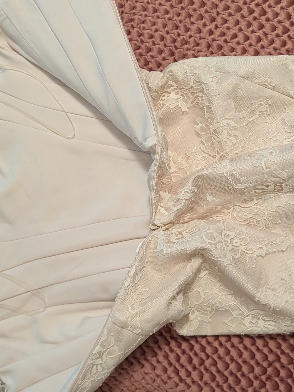 Aliana House Of CB Ivory Lace Sleeve Dress - Picture 9 of 14